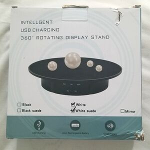NIB  Rotating display stand for photography